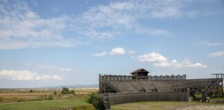 Ruiny rzymskiego Viminacium z zrekonstruowanym amfiteatrem